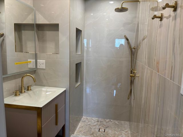833 Central Avenue 5B, Far Rockaway, NY 11691