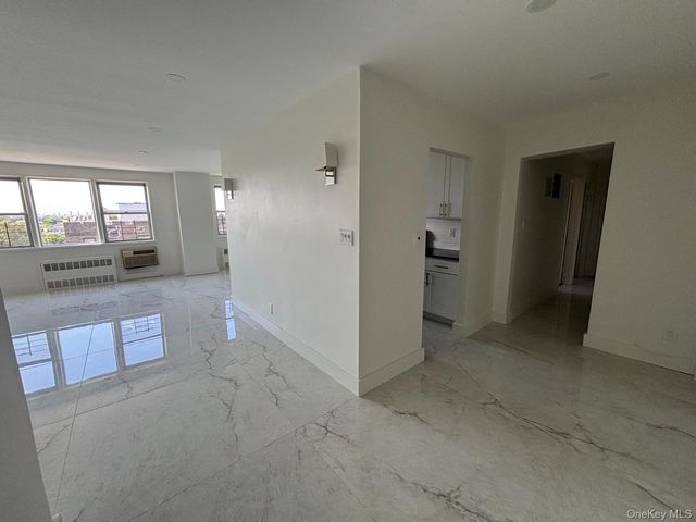 833 Central Avenue 5B, Far Rockaway, NY 11691