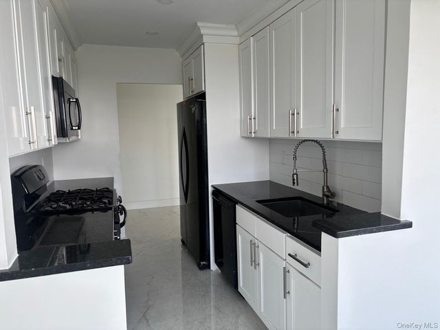 833 Central Avenue 5B, Far Rockaway, NY 11691