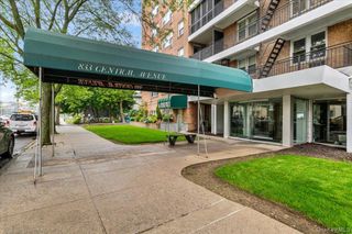 833 Central Avenue 5B, Far Rockaway, NY 11691