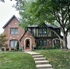 642 Romany Road, Kansas City, MO 64113