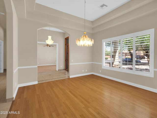 8031 W MORTEN Avenue, Glendale, AZ 85303