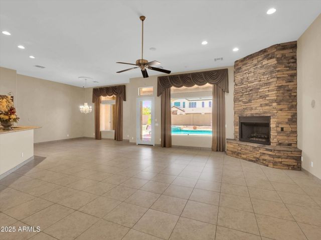 8031 W MORTEN Avenue, Glendale, AZ 85303