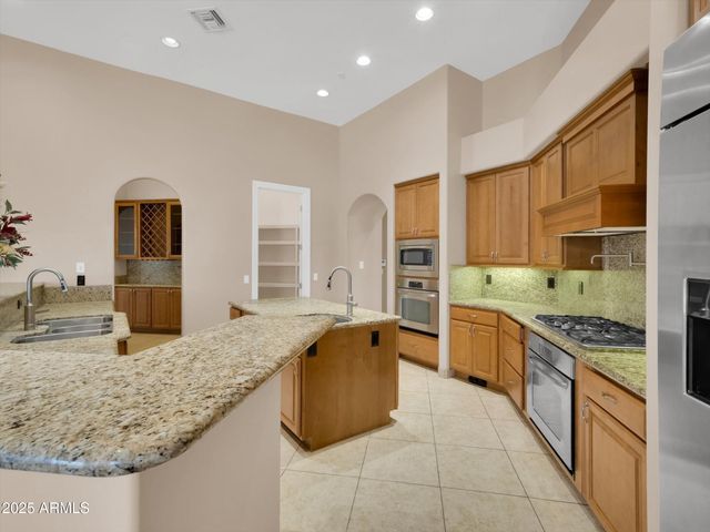 8031 W MORTEN Avenue, Glendale, AZ 85303