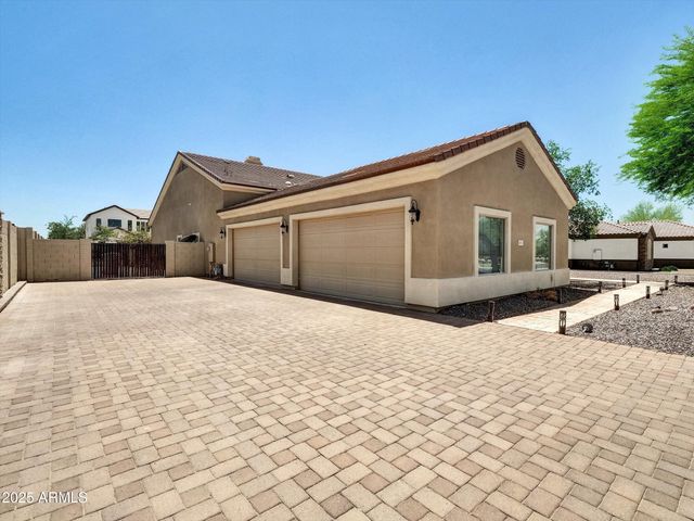 8031 W MORTEN Avenue, Glendale, AZ 85303