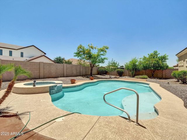 8031 W MORTEN Avenue, Glendale, AZ 85303