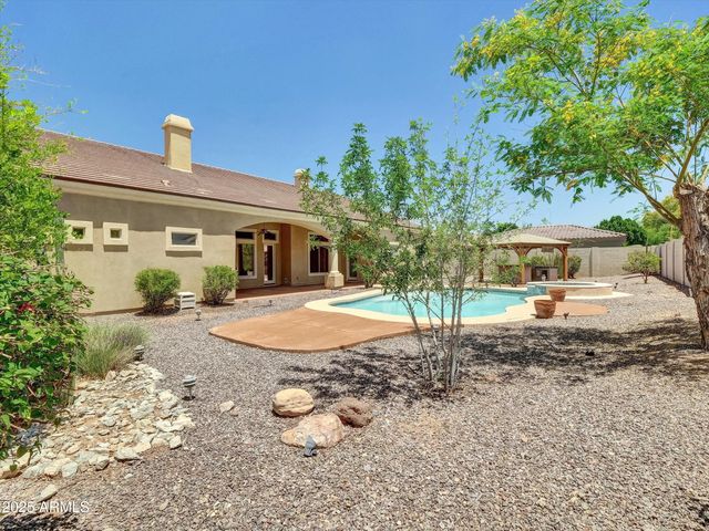 8031 W MORTEN Avenue, Glendale, AZ 85303