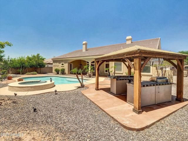 8031 W MORTEN Avenue, Glendale, AZ 85303