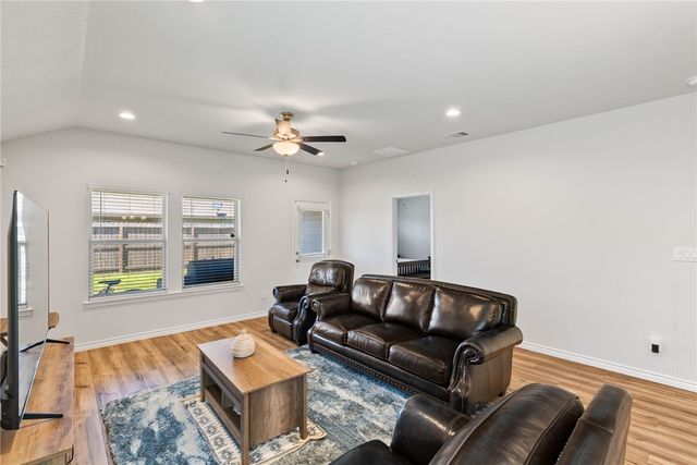 7734 Lariat Toss Dr, Corpus Christi, TX 78414