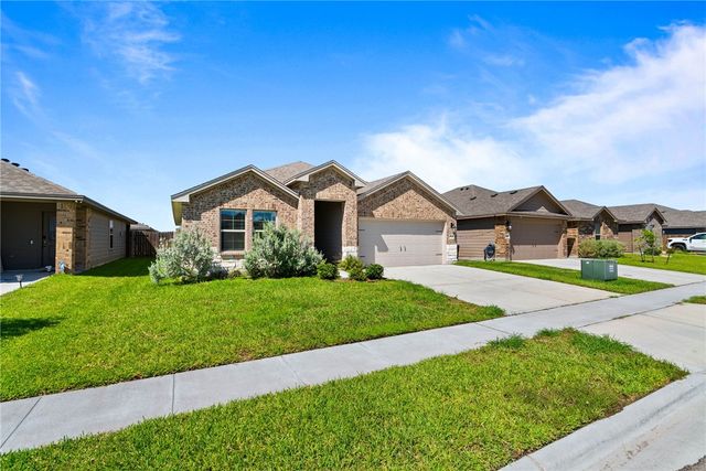 7734 Lariat Toss Dr, Corpus Christi, TX 78414