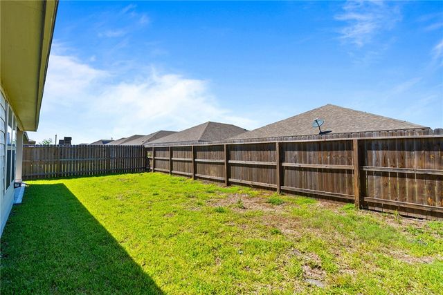 7734 Lariat Toss Dr, Corpus Christi, TX 78414