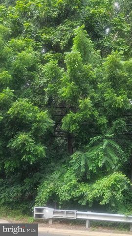 8410 LANDOVER RD, Landover, MD 20785