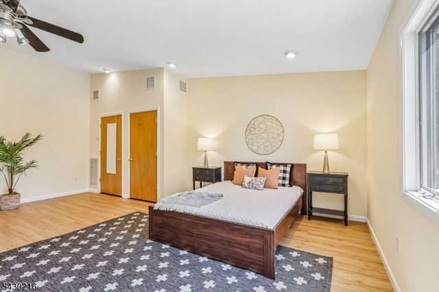 56 Birch Run Dr, Piscataway Twp., NJ 08854