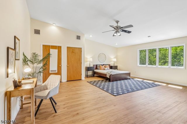 56 Birch Run Dr, Piscataway Twp., NJ 08854