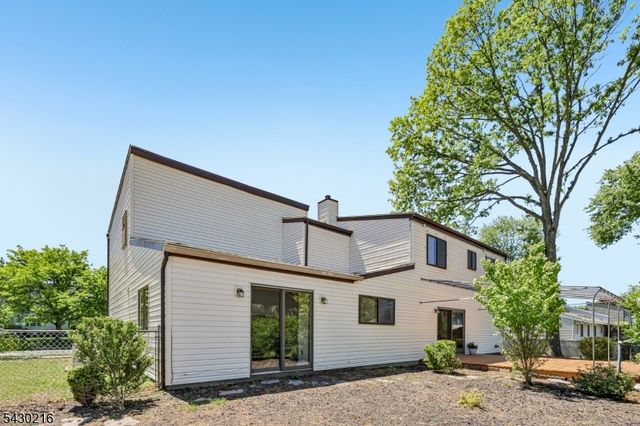 56 Birch Run Dr, Piscataway Twp., NJ 08854