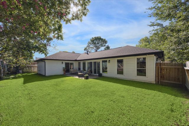 16438 Larkfield Drive, Houston, TX 77059