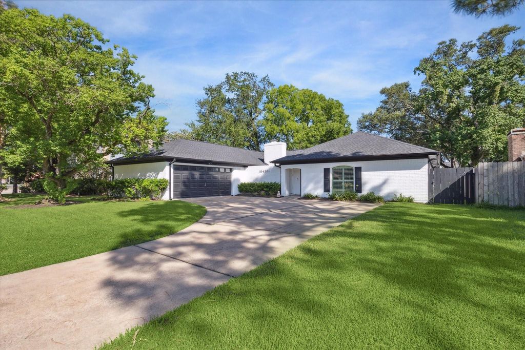 16438 Larkfield Drive, Houston, TX 77059