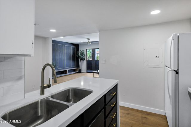 1730 W EMELITA Avenue 2102, Mesa, AZ 85202