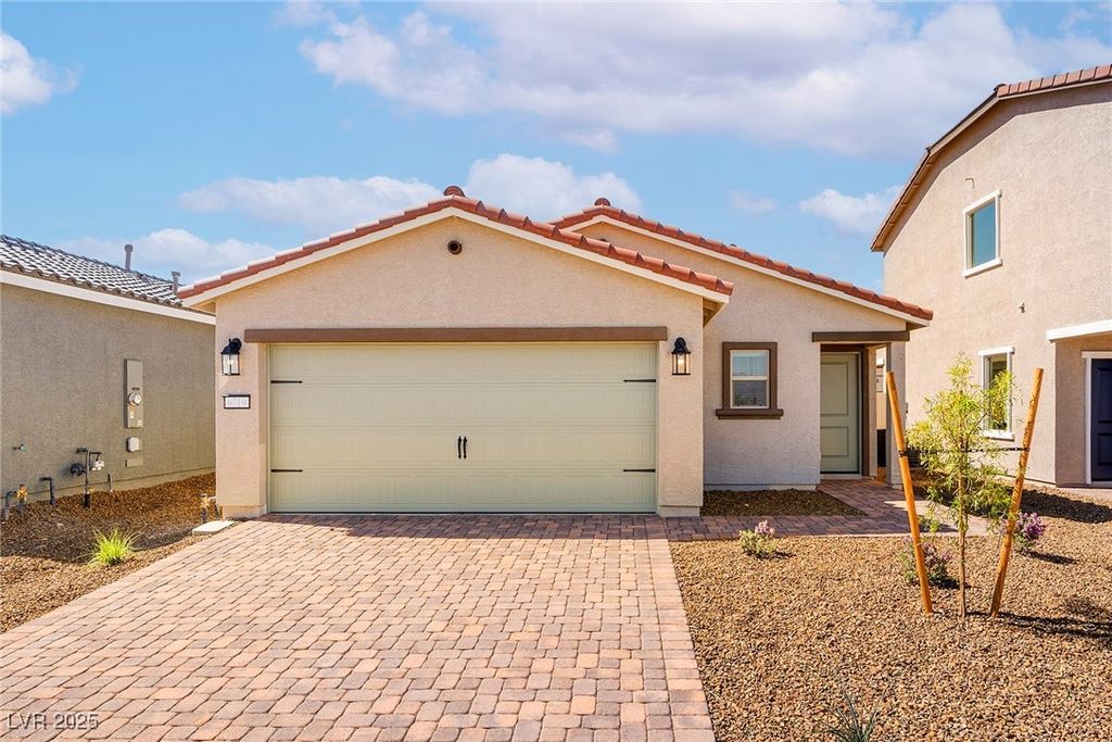 6749 Violet Cascade Avenue, Las Vegas, NV 89156