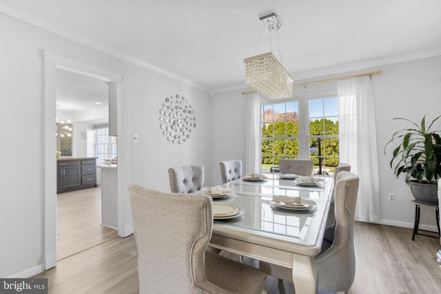 5 GREENLEIGH CIR, Sewell, NJ 08080