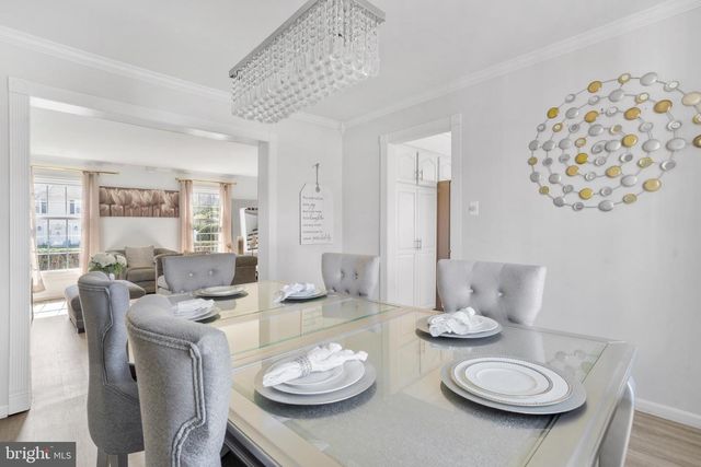 5 GREENLEIGH CIR, Sewell, NJ 08080