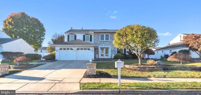 5 GREENLEIGH CIR, Sewell, NJ 08080