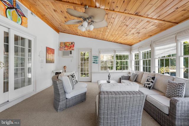 5 GREENLEIGH CIR, Sewell, NJ 08080