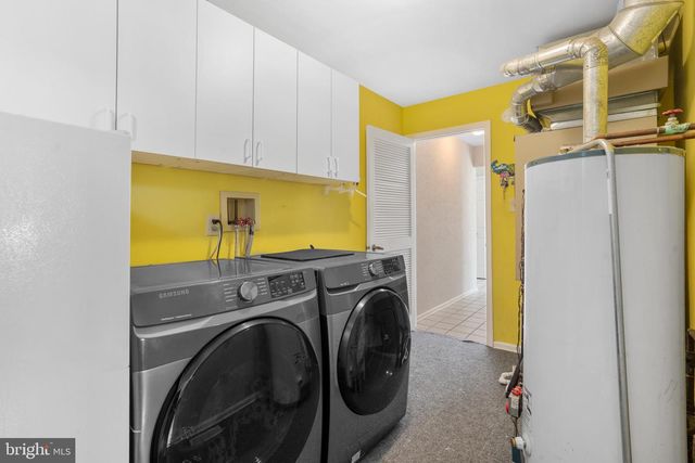 5 GREENLEIGH CIR, Sewell, NJ 08080