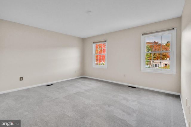 5 GREENLEIGH CIR, Sewell, NJ 08080