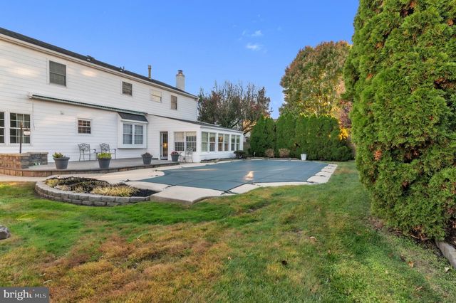 5 GREENLEIGH CIR, Sewell, NJ 08080