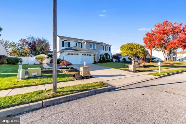 5 GREENLEIGH CIR, Sewell, NJ 08080