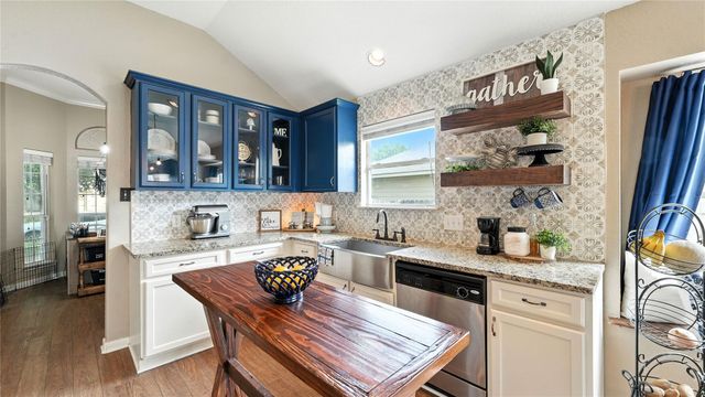 427 Roadrunner Ave, New Braunfels, TX 78130