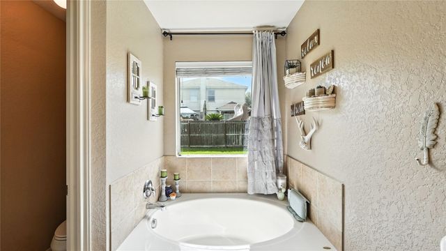 427 Roadrunner Ave, New Braunfels, TX 78130