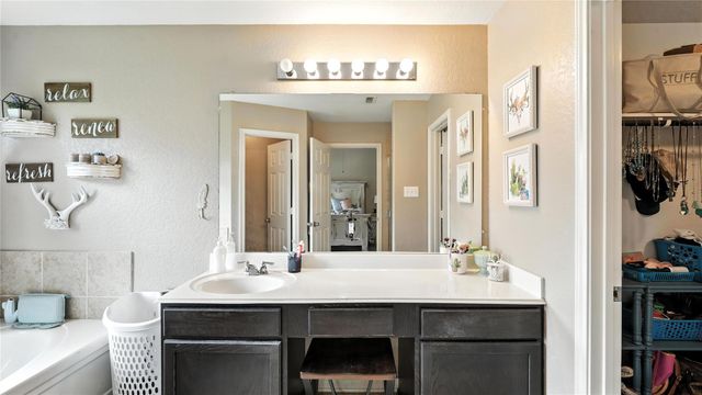 427 Roadrunner Ave, New Braunfels, TX 78130