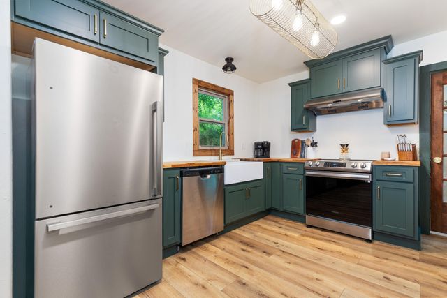 307 W 5th Street, Grove, OK 74344