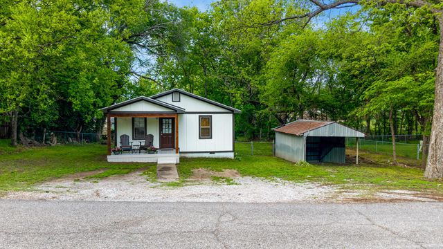 307 W 5th Street, Grove, OK 74344