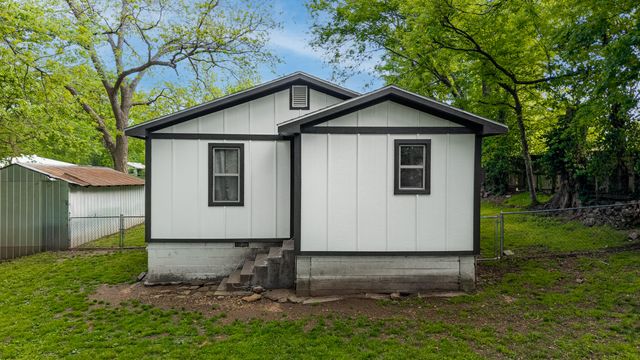 307 W 5th Street, Grove, OK 74344