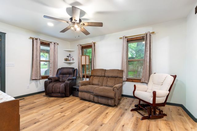 307 W 5th Street, Grove, OK 74344