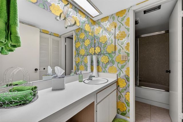 6012 W PEPPERTREE WAY 227B, Sarasota, FL 34242