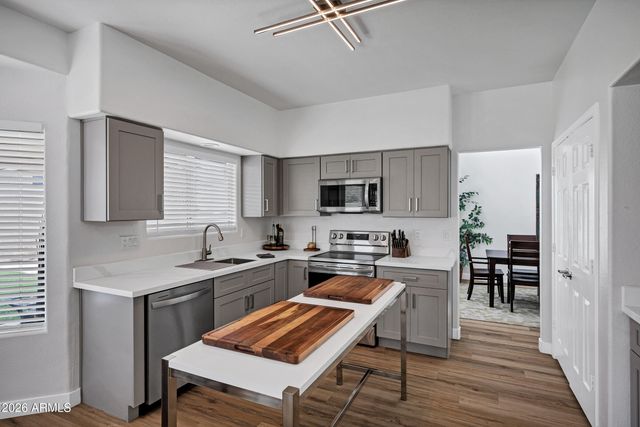 6014 E SELKIRK Circle, Mesa, AZ 85215