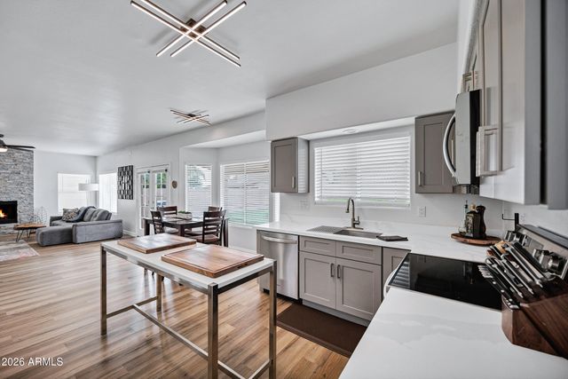 6014 E SELKIRK Circle, Mesa, AZ 85215