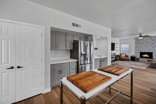 6014 E SELKIRK Circle, Mesa, AZ 85215