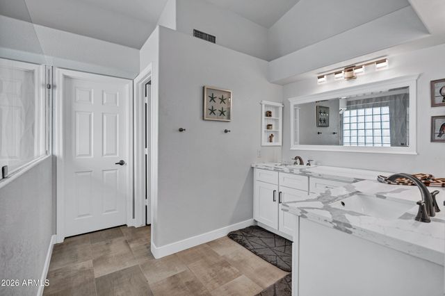 6014 E SELKIRK Circle, Mesa, AZ 85215