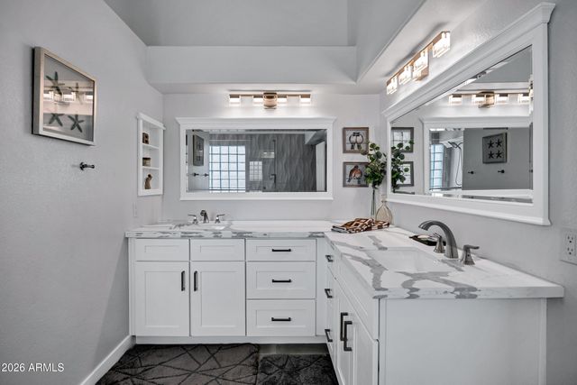 6014 E SELKIRK Circle, Mesa, AZ 85215