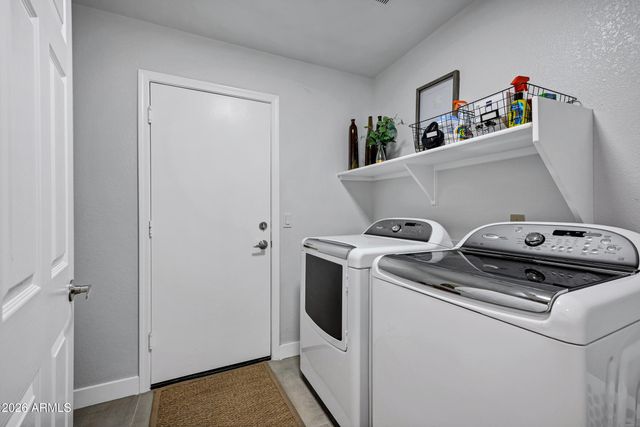 6014 E SELKIRK Circle, Mesa, AZ 85215