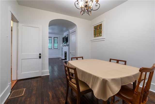 2710 Philadelphia Ave, Dormont, PA 15216