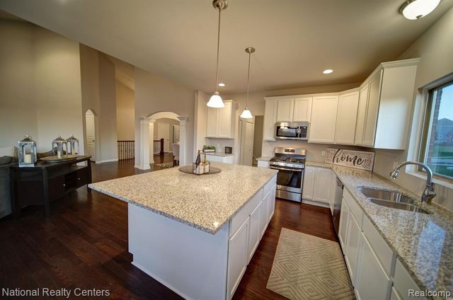 8374 Meadow Creek Drive, Goodrich, MI 48438