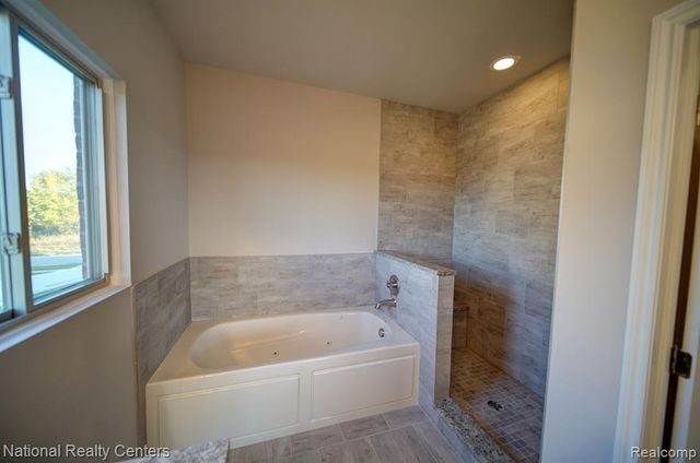 8374 Meadow Creek Drive, Goodrich, MI 48438