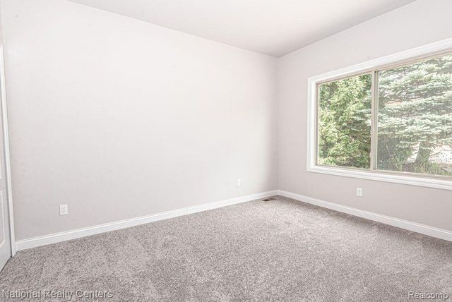 8374 Meadow Creek Drive, Goodrich, MI 48438