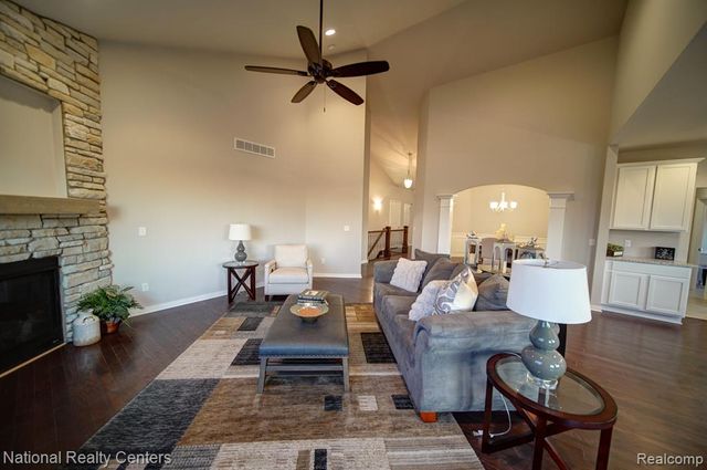 8374 Meadow Creek Drive, Goodrich, MI 48438